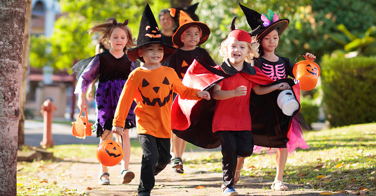 Dos and Don'ts of Trick-Or-Treating - HealthPark Pediatrics